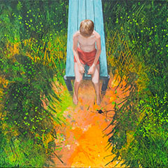 Das Acrylbild zeigt eine figürliche Szene in einer Landschaft. Ein Junge sitzt auf einem Steg in roter Badehose.
